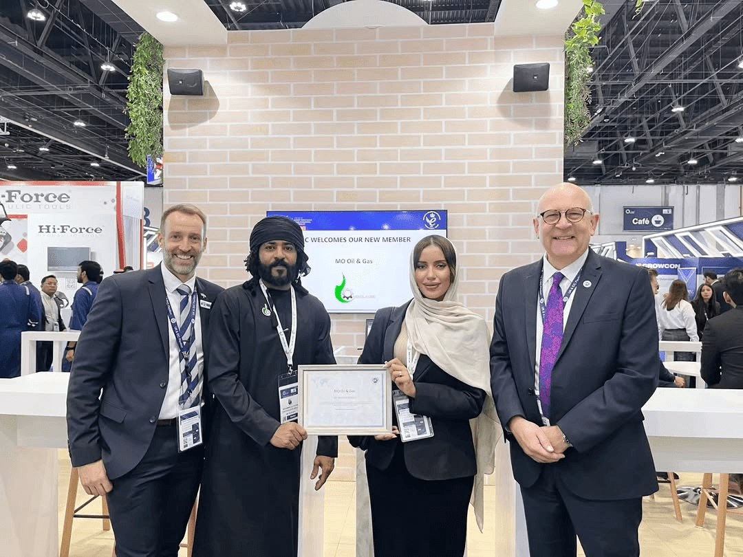 MO ENERGY receiving its EIC member certificate at ADIPEC 2023